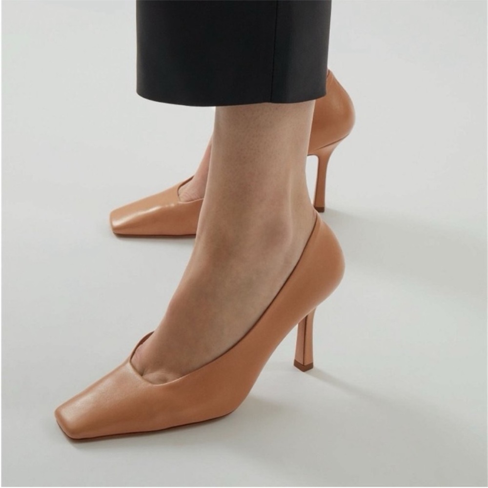 Vince Tiana Point-Toe Nude Leather Pumps square toe‎ tan heel NWOT Size 7 G 722
